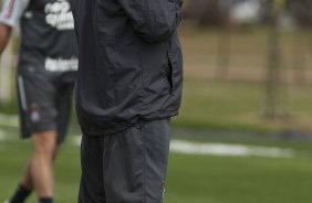 Adilson Batista durante o treino do Corinthians, realizado esta manh no CT Joaquim Grava, no Parque Ecolgico do Tiete. O prximo jogo da equipe, ser domingo dia 10/10, contra o Atltico-GO, no Pacaembu, pela 29. a rodada do Campeonato Brasileiro de 2010