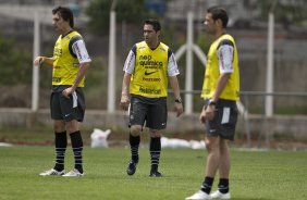 Paulo Andr; Chico e Leandro Castn durante o treino do Corinthians, realizado esta manh no CT Joaquim Grava, no Parque Ecolgico do Tiete. O prximo jogo da equipe, ser domingo dia 10/10, contra o Atltico-GO, no Pacaembu, pela 29. a rodada do Campeonato Brasileiro de 2010