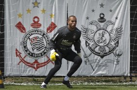 Rafael Santos durante o treino do Corinthians, realizado esta manh no CT Joaquim Grava, no Parque Ecolgico do Tiete. O prximo jogo da equipe, ser domingo dia 10/10, contra o Atltico-GO, no Pacaembu, pela 29. a rodada do Campeonato Brasileiro de 2010