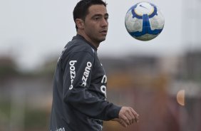 Chico durante o treino do Corinthians, realizado esta tarde no CT Joaquim Grava, no Parque Ecolgico do Tiete. O prximo jogo da equipe, ser quarta-feira, dia 13/10, contra o Vasco/RJ, em So Janurio, ultimo jogo da 18. a rodada do Campeonato Brasileiro de 2010