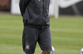 Fabio Carille, tcnico interino durante o treino do Corinthians, realizado esta tarde no CT Joaquim Grava, no Parque Ecolgico do Tiete. O prximo jogo da equipe, ser quarta-feira, dia 13/10, contra o Vasco/RJ, em So Janurio, ultimo jogo da 18. a rodada do Campeonato Brasileiro de 2010