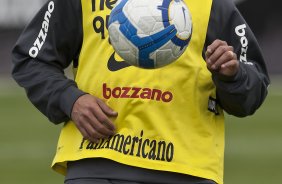 Roberto Carlos durante o treino do Corinthians, realizado esta tarde no CT Joaquim Grava, no Parque Ecolgico do Tiete. O prximo jogo da equipe, ser quarta-feira, dia 13/10, contra o Vasco/RJ, em So Janurio, ultimo jogo da 18. a rodada do Campeonato Brasileiro de 2010