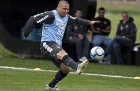 Ronaldo durante o treino do Corinthians, realizado esta tarde no CT Joaquim Grava, no Parque Ecolgico do Tiete. O prximo jogo da equipe, ser quarta-feira, dia 13/10, contra o Vasco/RJ, em So Janurio, ultimo jogo da 18. a rodada do Campeonato Brasileiro de 2010