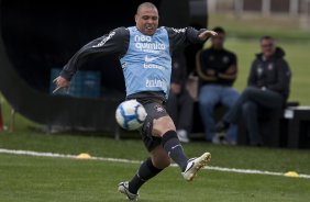 Ronaldo durante o treino do Corinthians, realizado esta tarde no CT Joaquim Grava, no Parque Ecolgico do Tiete. O prximo jogo da equipe, ser quarta-feira, dia 13/10, contra o Vasco/RJ, em So Janurio, ultimo jogo da 18. a rodada do Campeonato Brasileiro de 2010