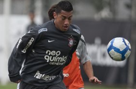 Ralf durante o treino do Corinthians contra o time sub-17, realizado esta tarde no CT Joaquim Grava, no Parque Ecolgico do Tiete. O prximo jogo da equipe, ser domingo, dia 17/10, contra o Guarani/SP, no Brinco de Ouro da Princesa, em Campinas, pela 30. a rodada do Campeonato Brasileiro de 2010