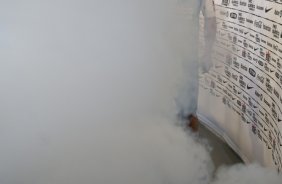 Ronaldo - explode uma bomba de fumaca dada por Oscar Filho do CQC e que volta ao time no prximo jogo, concede entrevista coletiva antes do treino do Corinthians, realizado esta tarde no CT Joaquim Grava, no Parque Ecolgico do Tiete. O prximo jogo da equipe, ser domingo, dia 17/10, contra o Guarani/SP, no Brinco de Ouro da Princesa, em Campinas, pela 30. a rodada do Campeonato Brasileiro de 2010