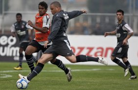 Ronaldo durante o treino do Corinthians contra o time sub-17, realizado esta tarde no CT Joaquim Grava, no Parque Ecolgico do Tiete. O prximo jogo da equipe, ser domingo, dia 17/10, contra o Guarani/SP, no Brinco de Ouro da Princesa, em Campinas, pela 30. a rodada do Campeonato Brasileiro de 2010