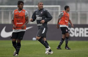 Ronaldo durante o treino do Corinthians contra o time sub-17, realizado esta tarde no CT Joaquim Grava, no Parque Ecolgico do Tiete. O prximo jogo da equipe, ser domingo, dia 17/10, contra o Guarani/SP, no Brinco de Ouro da Princesa, em Campinas, pela 30. a rodada do Campeonato Brasileiro de 2010