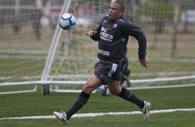 Ronaldo durante o treino do Corinthians contra o time sub-17, realizado esta tarde no CT Joaquim Grava, no Parque Ecolgico do Tiete. O prximo jogo da equipe, ser domingo, dia 17/10, contra o Guarani/SP, no Brinco de Ouro da Princesa, em Campinas, pela 30. a rodada do Campeonato Brasileiro de 2010