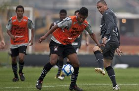 Ronaldo durante o treino do Corinthians, realizado esta tarde no CT Joaquim Grava, no Parque Ecolgico do Tiete. O prximo jogo da equipe, ser domingo, dia 17/10, contra o Guarani/SP, no Brinco de Ouro da Princesa, em Campinas, pela 30. a rodada do Campeonato Brasileiro de 2010