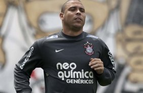 Ronaldo durante o treino do Corinthians, realizado esta manh no Parque So Jorge. O prximo jogo da equipe, ser amanh, domingo, dia 17/10, contra o Guarani/SP, no Brinco de Ouro da Princesa, em Campinas, pela 30. a rodada do Campeonato Brasileiro de 2010