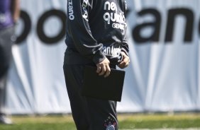 Cleber Xavier, auxiliar técnico de Tite, durante o treino do Corinthians, realizado esta manhã no CT Joaquim Grava no Parque Ecológico. O próximo jogo da equipe será domingo, dia 24/10, contra o Palmeiras no Pacaembu, pela 31. a rodada do Campeonato Brasileiro de 2010