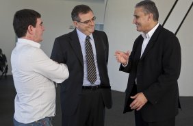 O presidente Andres Sanchez; o diretor de futebol Mario Gobbi e o novo tcnico do Corinthians Tite, antes do treino do Corinthians, realizado esta manh no CT Joaquim Grava no Parque Ecolgico. O prximo jogo da equipe ser domingo, dia 24/10, contra o Palmeiras no Pacaembu, pela 31. a rodada do Campeonato Brasileiro de 2010