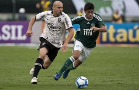 Alessandro e Luan durante a partida entre Corinthians x Palmeiras, válida pela 31ª rodada do Campeonato Brasileiro de 2010, serie A, realizada esta tarde no estádio do Pacaembu