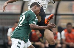 Iarley e Luis Felipe durante a partida entre Corinthians x Palmeiras, válida pela 31ª rodada do Campeonato Brasileiro de 2010, serie A, realizada esta tarde no estádio do Pacaembu