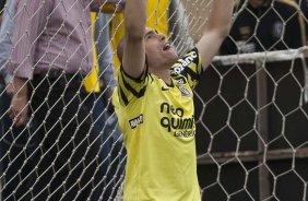 Julio Cesar comemora durante a partida entre Corinthians x Palmeiras, válida pela 31ª rodada do Campeonato Brasileiro de 2010, serie A, realizada esta tarde no estádio do Pacaembu
