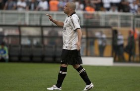 Ronaldo durante a partida entre Corinthians x Palmeiras, vlida pela 31 rodada do Campeonato Brasileiro de 2010, serie A, realizada esta tarde no estdio do Pacaembu