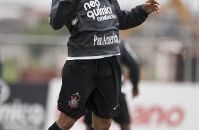 Iarley durante o treino do Corinthians, realizado esta tarde no CT Joaquim Grava no Parque Ecolgico. O prximo jogo da equipe ser amanh, quarta-feira, dia 27/10, contra o Flamengo no Engenho, pela 32. a rodada do Campeonato Brasileiro de 2010