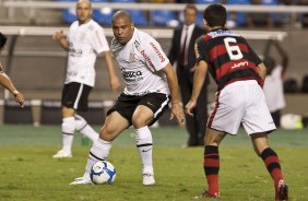 Durante a partida entre Flamengo x Corinthians, válida pela 32ª rodada do Campeonato Brasileiro de 2010, serie A, realizada esta noite no estádio do Engenhão