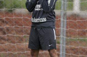 Dentinho durante o treino do Corinthians, realizado esta manh no CT Joaquim Grava no Parque Ecolgico. O prximo jogo da equipe ser quarta-feira, dia 03/11, contra o Ava, no Pacaembu, pela 33. a rodada do Campeonato Brasileiro de 2010