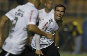 Bruno Cesar comemora sue gol durante a partida entre Corinthians x Ava, vlida pela 33 rodada do Campeonato Brasileiro de 2010, serie A, realizada esta noite no estdio do Pacaembu/SP