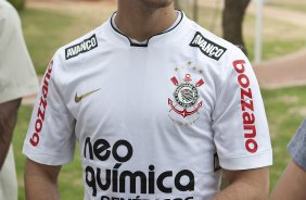 Integrantes do Jonas Brother's, Joe(camiseta branca) e Nik(camiseta cinza) visitaram Roberto Carlos e Ronaldo antes do treino do Corinthians, realizado esta tarde no CT Joaquim Grava no Parque Ecolgico. O prximo jogo da equipe ser domingo, dia 07/11, contra o So Paulo, no Morumbi, pela 34. a rodada do Campeonato Brasileiro de 2010