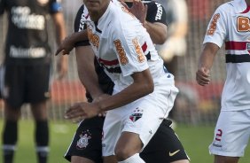 Alex Silva e Ronaldo durante a partida entre So Paulo x Corinthians, vlida pela 34 rodada do Campeonato Brasileiro de 2010, serie A, realizada esta tarde no estdio do Morumbi/SP