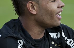 Dentinho reclama do juiz durante a partida entre So Paulo x Corinthians, vlida pela 34 rodada do Campeonato Brasileiro de 2010, serie A, realizada esta tarde no estdio do Morumbi/SP