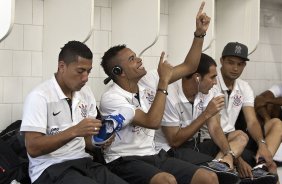 Ralf e Dentinho nos vestirios antes da partida entre So Paulo x Corinthians, vlida pela 34 rodada do Campeonato Brasileiro de 2010, serie A, realizada esta tarde no estdio do Morumbi/SP