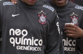 Dentinho e Elias durante o treino do Corinthians realizado esta tarde no CT Joaquim Grava, no Parque Ecolgico do Tiete. O prximo jogo da equipe ser sbado, dia 13/11, contra o Cruzeiro, pela 35. a rodada do Campeonato Brasileiro de 2010