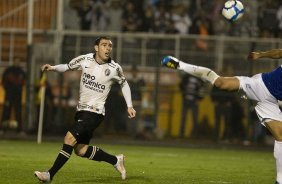 Bruno Cesar durante a partida entre Corinthians x Cruzeiro, vlida pela 35 rodada do Campeonato Brasileiro de 2010, serie A, realizada esta noite no estdio do Pacaembui/SP