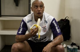 Roberto Carlos nos vestiários antes da partida entre Corinthians x Cruzeiro, válida pela 35ª rodada do Campeonato Brasileiro de 2010, serie A, realizada esta noite no estádio do Pacaembui/SP