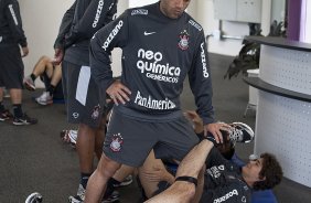 Iarley e Danilo durante o treino do Corinthians realizado esta manh no CT Joaquim Grava, no Parque Ecolgico do Tiete. O prximo jogo da equipe ser domingo, dia 21/11, contra o Vitoria/BA, pela 36. a rodada do Campeonato Brasileiro de 2010