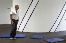 Tite durante o treino do Corinthians realizado esta manh no CT Joaquim Grava, no Parque Ecolgico do Tiete. O prximo jogo da equipe ser domingo, dia 21/11, contra o Vitoria/BA, pela 36. a rodada do Campeonato Brasileiro de 2010