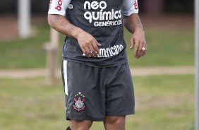 Roberto Carlos durante o treino do Corinthians realizado esta tarde no CT Joaquim Grava, no Parque Ecolgico do Tiete. O prximo jogo da equipe ser domingo, dia 21/11, contra o Vitoria/BA, pela 36. a rodada do Campeonato Brasileiro de 2010