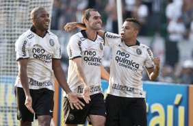 Comemorao do segundo gol do Corinthians durante a partida entre Corinthians x Vasco da Gama, vlida pela 37 rodada do Campeonato Brasileiro de 2010, serie A, realizada esta tarde no estdio do Pacaembu/SP