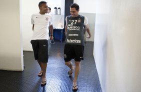Dentinho e Bruno Cesar nos vestirios antes da partida entre Corinthians x Vasco da Gama, vlida pela 37 rodada do Campeonato Brasileiro de 2010, serie A, realizada esta tarde no estdio do Pacaembu/SP