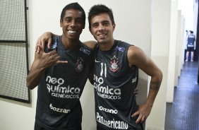 Elias e Defederico nos vestiários antes da partida entre Corinthians x Vasco da Gama, válida pela 37ª rodada do Campeonato Brasileiro de 2010, serie A, realizada esta tarde no estádio do Pacaembu/SP