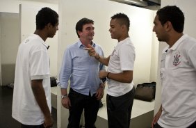 Elias(e); Andres Sanchez; Dentinho e Boquita nos vestirios antes da partida entre Corinthians x Vasco da Gama, vlida pela 37 rodada do Campeonato Brasileiro de 2010, serie A, realizada esta tarde no estdio do Pacaembu/SP