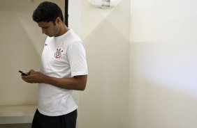 William, que para de jogar profissionalmente este ano, nos vestiários antes da partida entre Corinthians x Vasco da Gama, válida pela 37ª rodada do Campeonato Brasileiro de 2010, serie A, realizada esta tarde no estádio do Pacaembu/SP