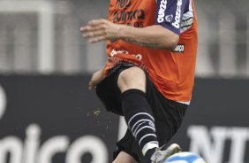 Chico durante o treino do Corinthians realizado esta manh no CT Joaquim Grava, no Parque Ecolgico do Tiete. O prximo jogo da equipe ser domingo, dia 05/12, contra o Goias/GO, no estdio Serra Dourada, pela 38. a rodada do Campeonato Brasileiro de 2010