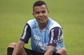 Dentinho durante o treino do Corinthians realizado esta manh no CT Joaquim Grava, no Parque Ecolgico do Tiete. O prximo jogo da equipe ser domingo, dia 05/12, contra o Goias/GO, no estdio Serra Dourada, pela 38. a rodada do Campeonato Brasileiro de 2010