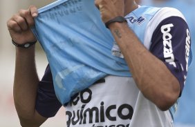 Dentinho durante o treino do Corinthians realizado esta manh no CT Joaquim Grava, no Parque Ecolgico do Tiete. O prximo jogo da equipe ser domingo, dia 05/12, contra o Goias/GO, no estdio Serra Dourada, pela 38. a rodada do Campeonato Brasileiro de 2010