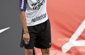 Dentinho durante o treino do Corinthians realizado esta manh no CT Joaquim Grava, no Parque Ecolgico do Tiete. O prximo jogo da equipe ser domingo, dia 05/12, contra o Goias/GO, no estdio Serra Dourada, pela 38. a rodada do Campeonato Brasileiro de 2010