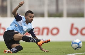 Dentinho durante o treino do Corinthians realizado esta manh no CT Joaquim Grava, no Parque Ecolgico do Tiete. O prximo jogo da equipe ser domingo, dia 05/12, contra o Goias/GO, no estdio Serra Dourada, pela 38. a rodada do Campeonato Brasileiro de 2010