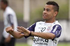 Dentinho durante o treino do Corinthians realizado esta manh no CT Joaquim Grava, no Parque Ecolgico do Tiete. O prximo jogo da equipe ser domingo, dia 05/12, contra o Goias/GO, no estdio Serra Dourada, pela 38. a rodada do Campeonato Brasileiro de 2010