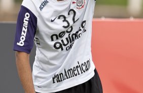 Dentinho durante o treino do Corinthians realizado esta manh no CT Joaquim Grava, no Parque Ecolgico do Tiete. O prximo jogo da equipe ser domingo, dia 05/12, contra o Goias/GO, no estdio Serra Dourada, pela 38. a rodada do Campeonato Brasileiro de 2010