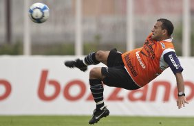 Iarley durante o treino do Corinthians realizado esta manh no CT Joaquim Grava, no Parque Ecolgico do Tiete. O prximo jogo da equipe ser domingo, dia 05/12, contra o Goias/GO, no estdio Serra Dourada, pela 38. a rodada do Campeonato Brasileiro de 2010