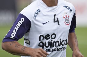 Roberto Carlos durante o treino do Corinthians realizado esta manh no CT Joaquim Grava, no Parque Ecolgico do Tiete. O prximo jogo da equipe ser domingo, dia 05/12, contra o Goias/GO, no estdio Serra Dourada, pela 38. a rodada do Campeonato Brasileiro de 2010