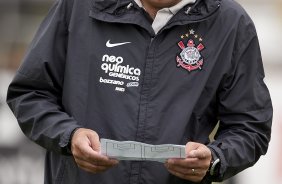 Tite durante o treino do Corinthians realizado esta manh no CT Joaquim Grava, no Parque Ecolgico do Tiete. O prximo jogo da equipe ser domingo, dia 05/12, contra o Goias/GO, no estdio Serra Dourada, pela 38. a rodada do Campeonato Brasileiro de 2010